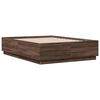 vidaXL Cadre de lit avec LED sans matelas ch&ecirc;ne marron 140x190 cm