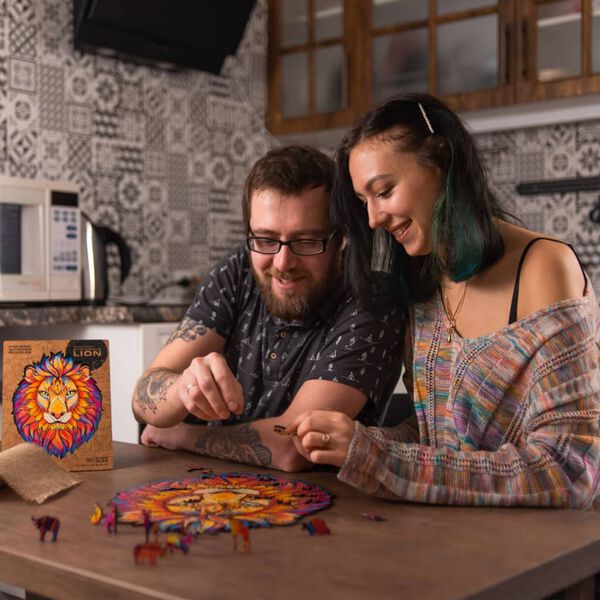 UNIDRAGON Puzzle en bois 700pcs Mysterious Lion Taille royale 42x54 cm