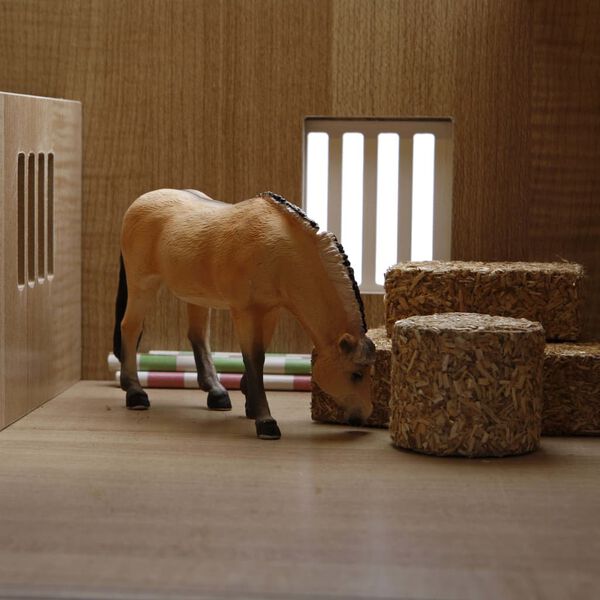 Kids Globe &Eacute;curies de ferme avec 2 box et 1 atelier 1:24 610167