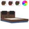vidaXL Cadre de lit avec LED sans matelas ch&ecirc;ne marron 135x190 cm