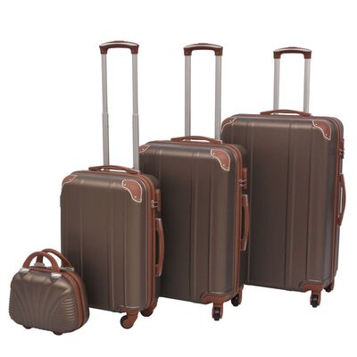 In this sustainable luggage set you can easily pack all your bagage. Because of the different size of the trolleys the set is suitable for small getaways and big travels. The pull-out telescopic handles and the 2 wheels underneath the trolleys make this set practical when used.
